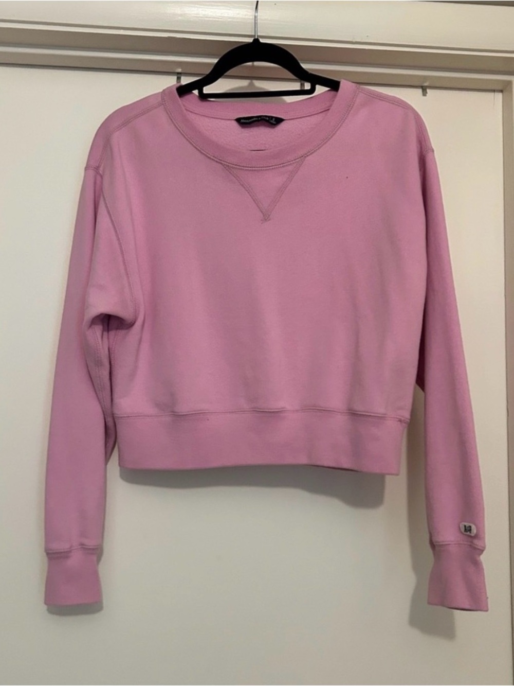 Abercrombie & Fitch Light Pink Cropped Crewneck Sweatshirt